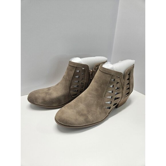 Camel low-rise stacked ankle bootie Women Size 10 Lasser Cut And Zip Up, Comfort - Picture 13 of 16